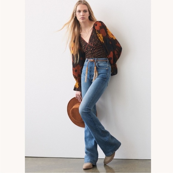 Anthropologie Pilcro Icon High Rise Flare Jeans Bell Bottom Light Wash Size 26 - Picture 1 of 15